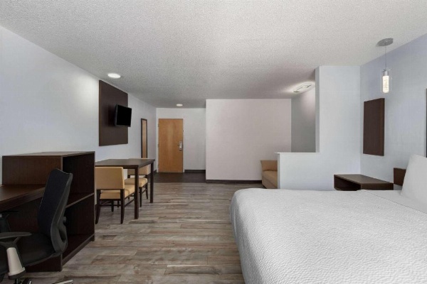Super 8 by Wyndham Harbison/Parkridge Hospital image 20