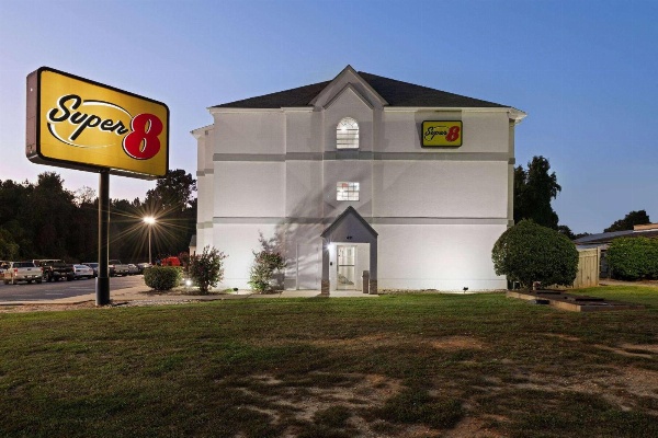 Super 8 by Wyndham Harbison/Parkridge Hospital image 5